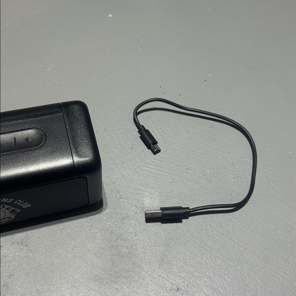Sound Wedge - Outdoor Magnetic Speaker (New In Box with Charging Cable) - Picture 9 of 12